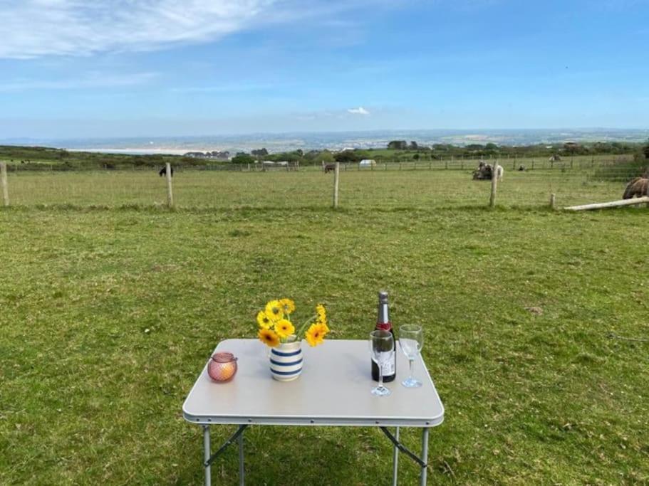 Lily Cosy Campervan With Sea Views & Amazing Sunrises St Ives Dış mekan fotoğraf